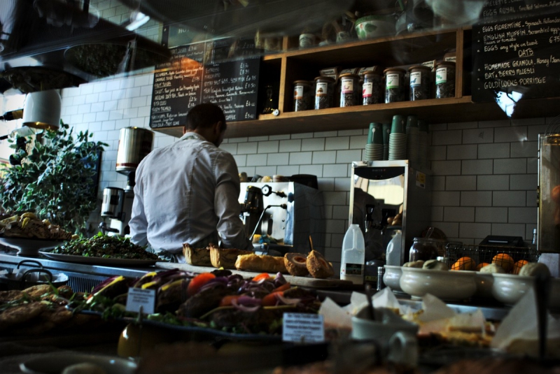 magasin-ST VALLIER DE THIEY-min_bar_cafe_restaurant_shop_counter_showcase_display_fresh-877172